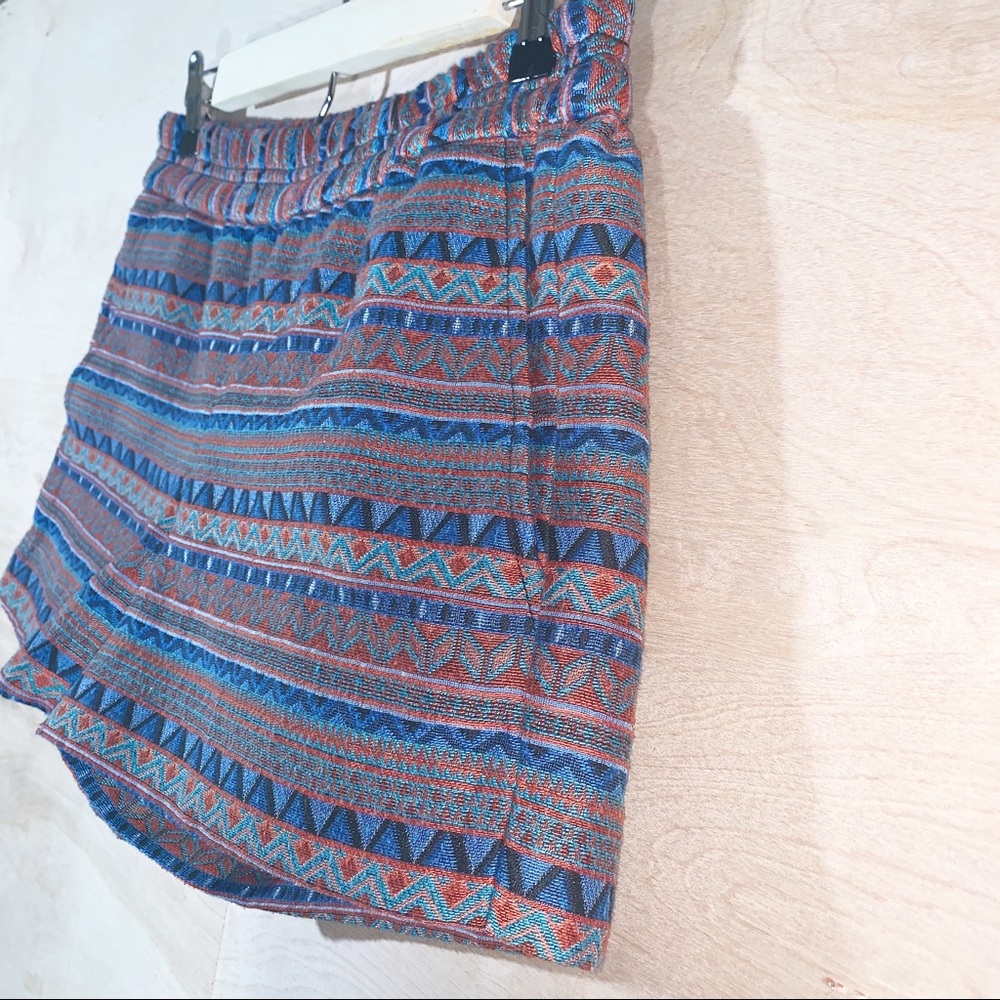 J. Crew | 3" Jacquard boardwalk Pull-On Short - Picture 2 of 4